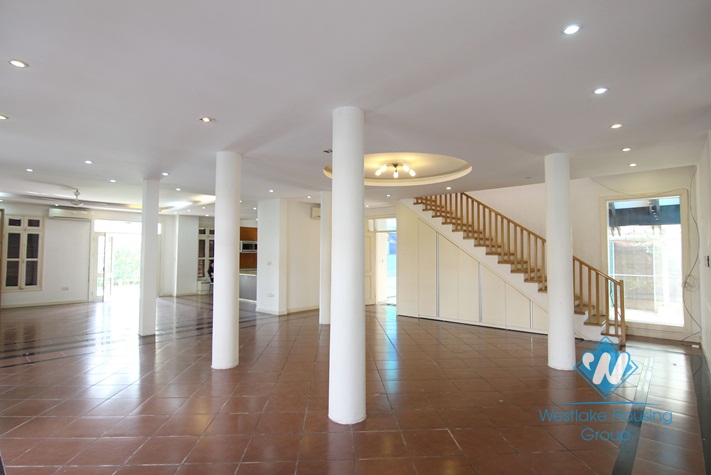 Modern villa with nice garden and swimming pool in Tay Ho Diplomats residence